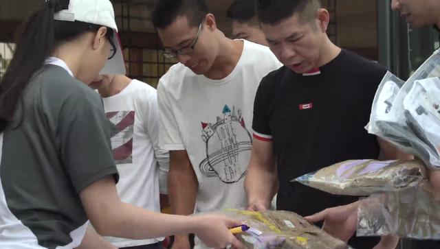 :看钓鱼大赛学钓鱼技巧!华山论剑,高手云集