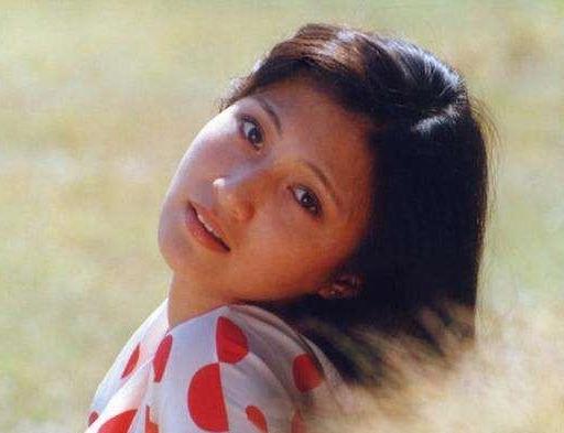 林芳兵|80年代第一美女,因长得太漂亮遭人算计,被丈夫用632封情书追到手