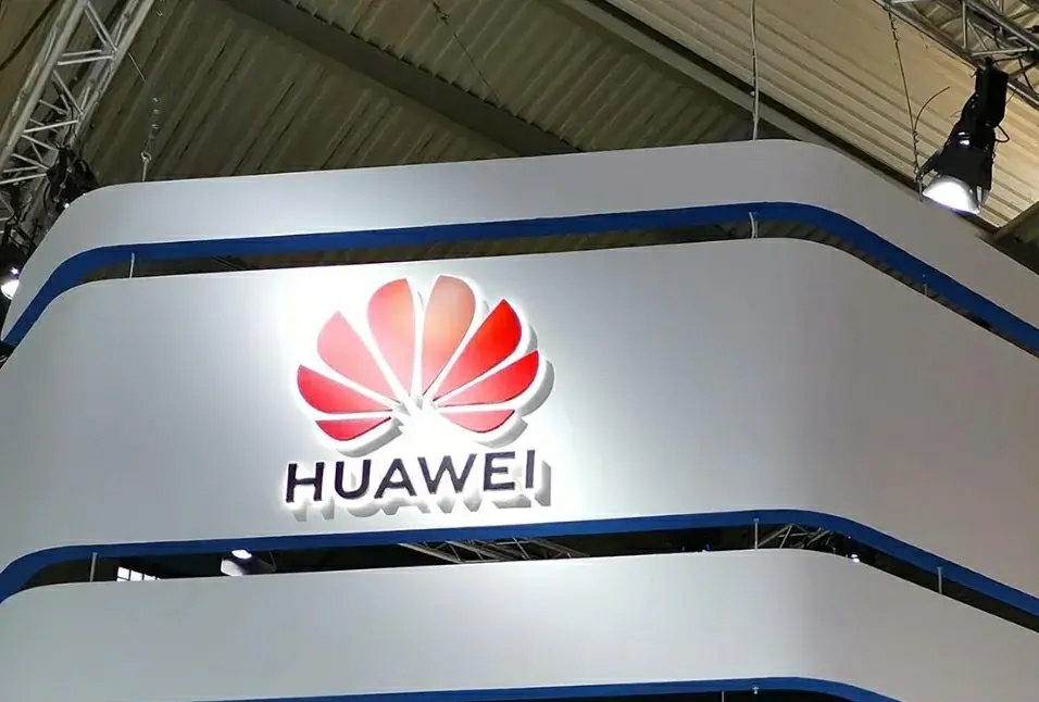 『华为』华为突然宣布，不用5G也要交专利费，断供计划彻底泡汤