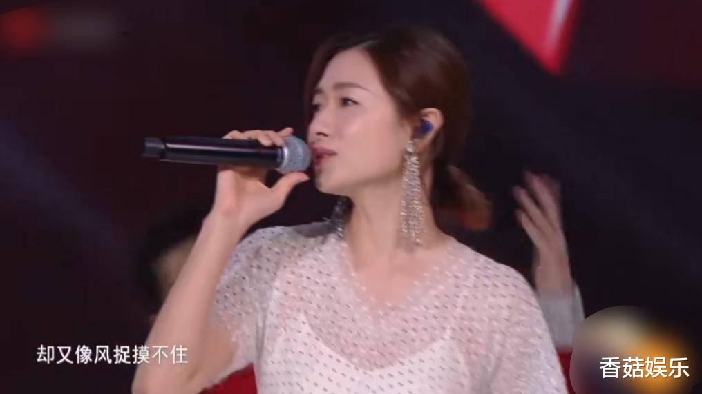 『万茜』被刘敏涛冲上热搜所吸引，却莫名对万茜动了心