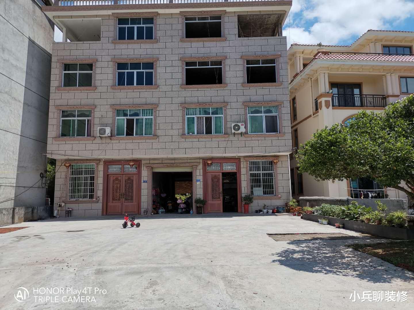 【】晒晒我的农村自建房，车库和老人房的设计很特别，估计你们没见过