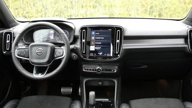 【沃尔沃】沃尔沃扛不住了,一降再降,标配全景天窗+8AT,后悔途观买早了