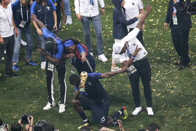 『博格巴』曼联怕激活续约条款惹怒博格巴？错！真激活怕的就只有博格巴了