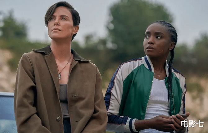 查理兹·塞隆|性感女神R级新片解禁,播出后引观众不满,只因Netflix拍得太保守