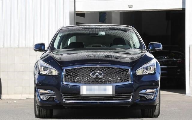 『英菲尼迪Q70』37万怎么选车？奥迪A6L还是英菲尼迪Q70？听完你就领悟了