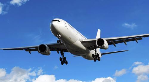 太阳系■一架价值10亿的客机，需要飞行多长时间才能赢利？专家给出了答案