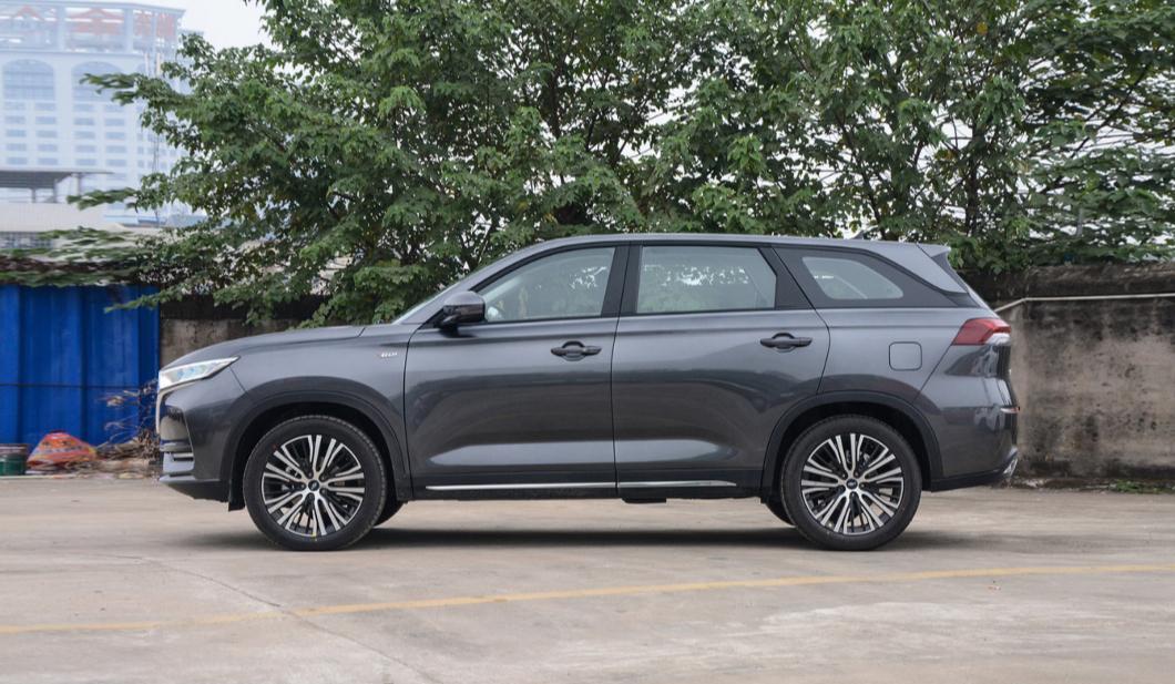 长安汽车|真正耐开的“合资屠夫”，静如图书馆，油耗7.4L，后悔途岳买早了