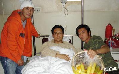 「谢霆锋」打了王伯昭后，谢霆锋和张卫健前去道歉，谁更诚恳，一目了然