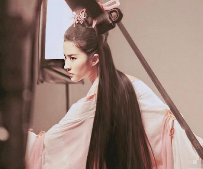 「刘亦菲」刘亦菲“聂小倩”造型曝光，看到她身后的女演员，没对比就没伤害！
