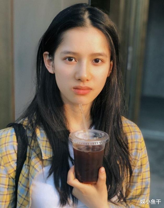 「周迅」周迅放下身段力捧侄女出道，对方却被讽是最丑小龙女，尴尬了……