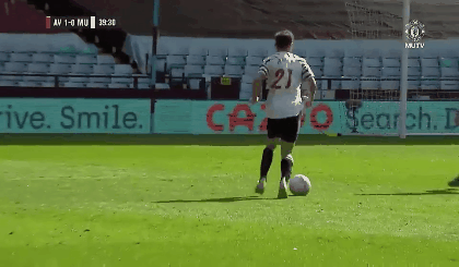 曼联|曼联0-1负维拉！轮换阵容弱爆了，真不打算买人？