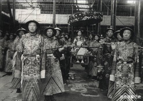 李莲英：北京发现李莲英墓地，巧妙机关被一铁丝破解，打开后发现血色棺材