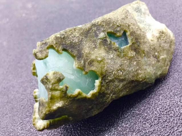 翡翠|鸡屎翡翠？认真的吗？一一南齐场口特别的翡翠原石