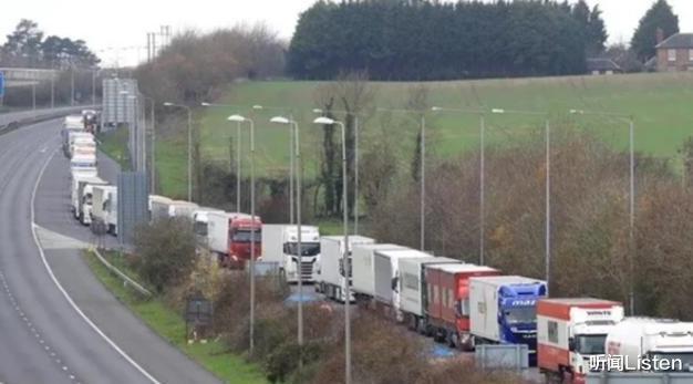 英國面臨新困境，萬輛卡車堵成巨龍，歐盟：快去向中國求援-圖4