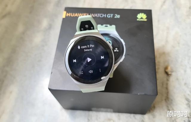 华为watch|华为Watch GT 2e评测:绝对震撼者,完美的健身手表
