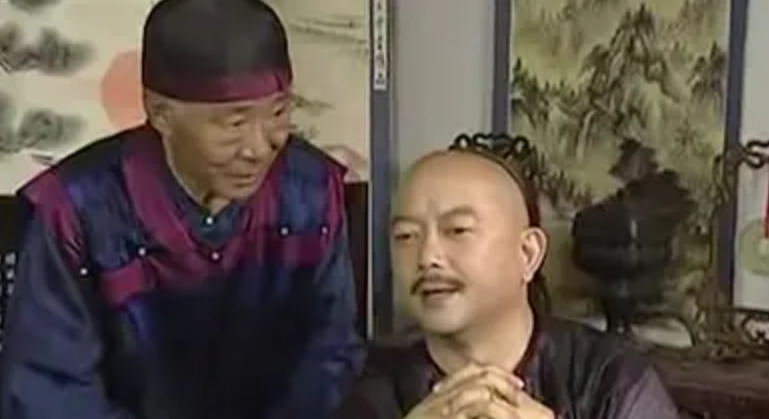 和珅|穷亲戚来投奔和珅，和珅安排他们晒银子，结果不到半月全走了