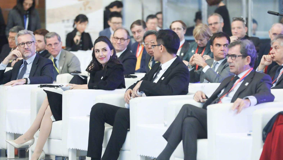 『刘烨』为照顾重病老婆3年不接戏！现妻子苍老无比，仍不离不弃