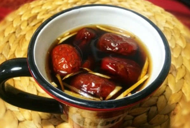 [养颜]夏天了，女人多喝这汤，湿气不见了，暖胃养颜，皮肤细腻，家家喝得起