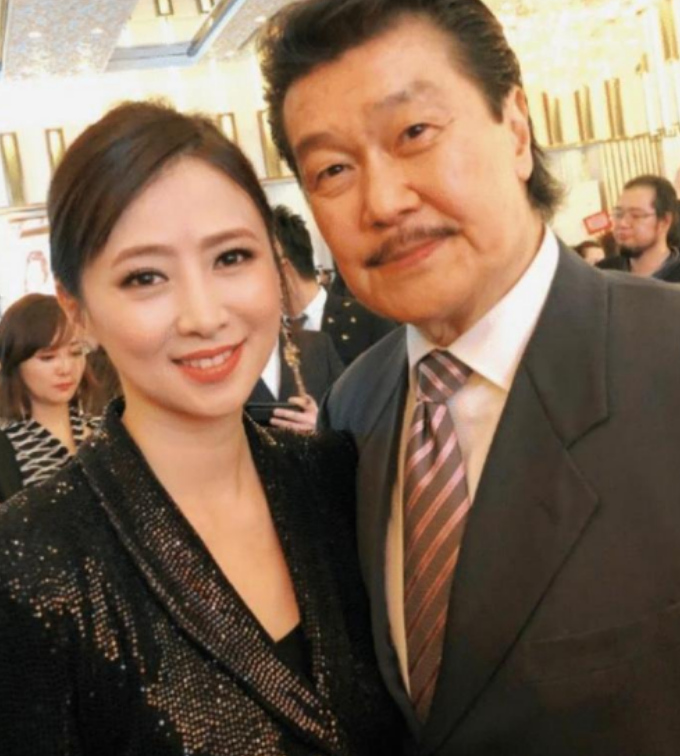 「翁虹」公认的“顶级美人”，今51岁“椰肉身材”嫩到能掐出水，这才是男人的心头肉