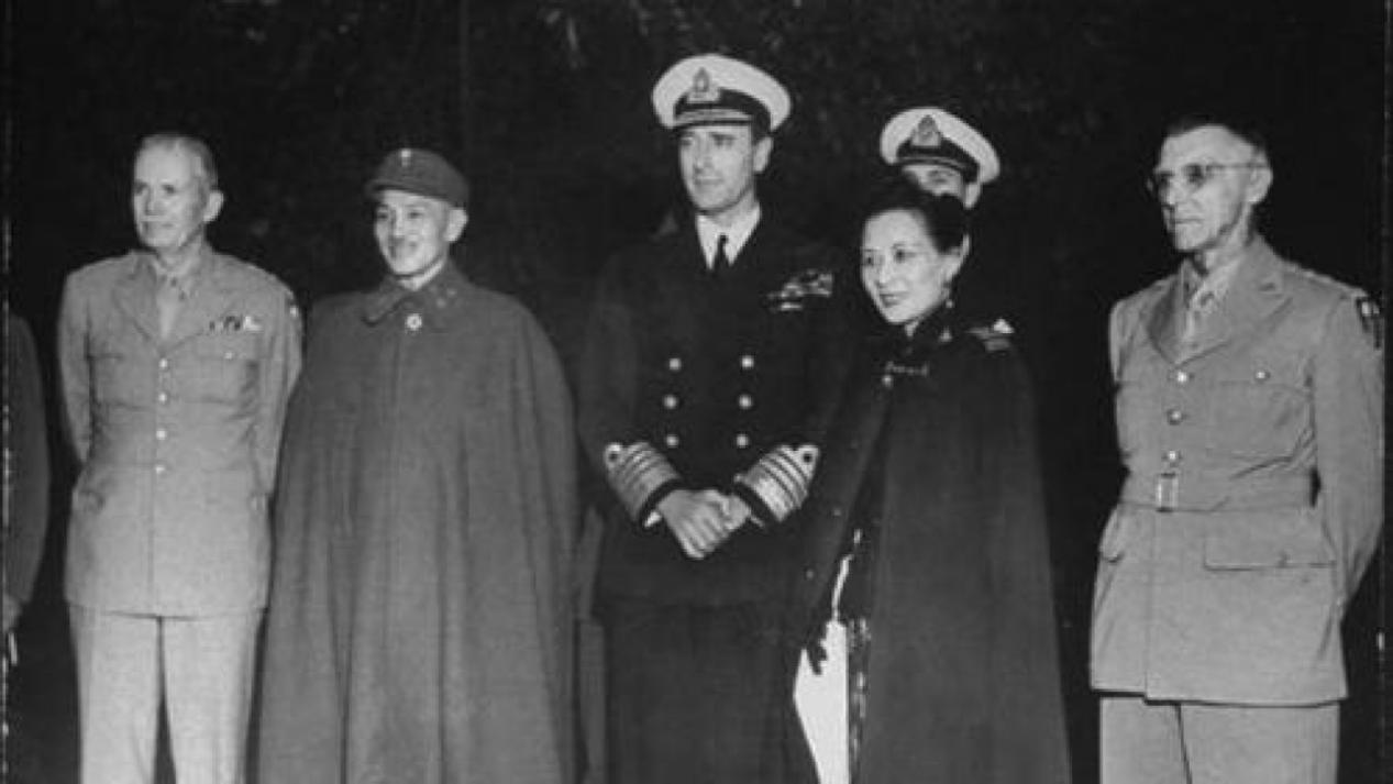 宋美龄@老蒋死后穿数条裤子入殓,民众难以理解,宋美龄道出真相