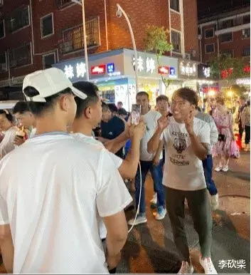 李砍柴|现实版《公平的游戏》：义乌直播的鱼塘里，5万主播含着鱼钩搏斗