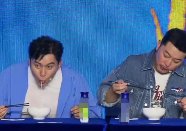 奔跑吧兄弟：跑男集体嗦粉挑战，baby都是一根根的吃，谁注意郑恺？我服了