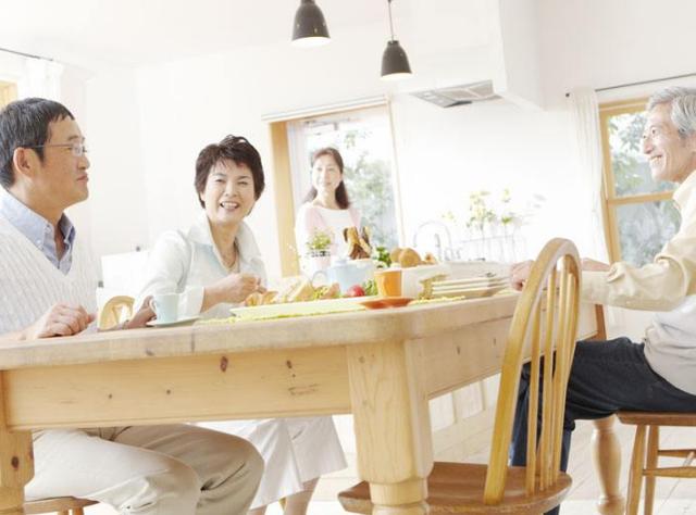 冯鸿麟档案室 成都男子给前女友的父母养老，只因一个承诺，保险公司却不认？