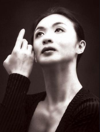 冯绍峰：美国感染破82万，陈冲在美“病急乱投医”？金星成“漏网之鱼”