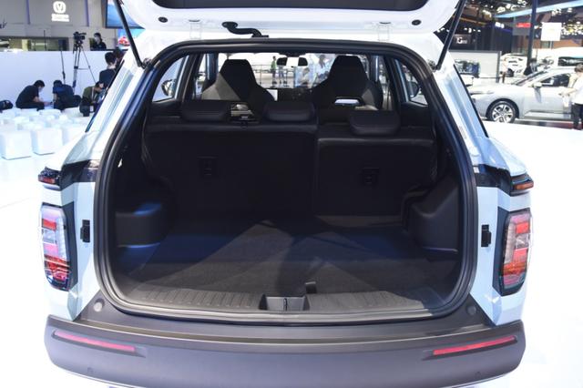捷豹造型SUV 配主動剎車和遠程啟動，7.18萬起售-圖8