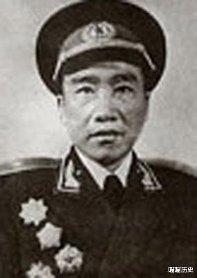 段苏权|1955年授衔仪式，台上他当众把肩章扯掉，下葬时不愿意穿军装