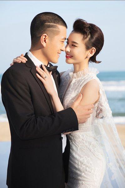 黄圣依|无名无分8年连生2个儿子, 嫁入豪门每年2亿零花钱的黄圣依\翻车\了