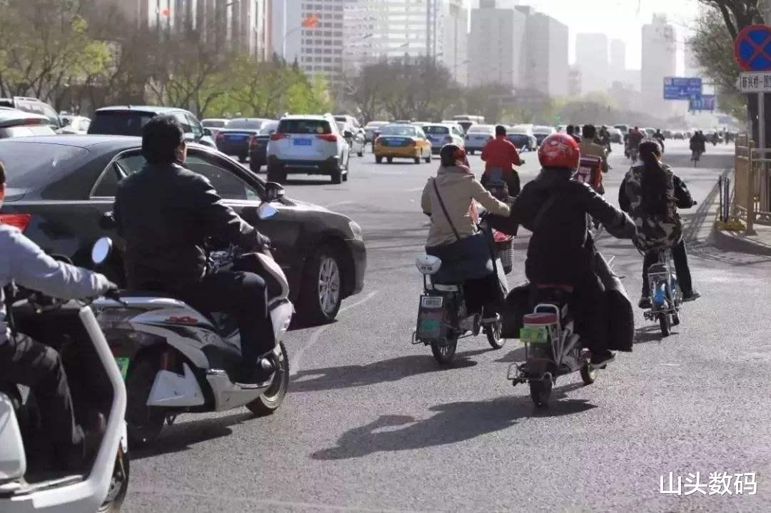 小米科技@小米生态链70迈搅局电动车市场，这才是最适合年轻人的智能电动车