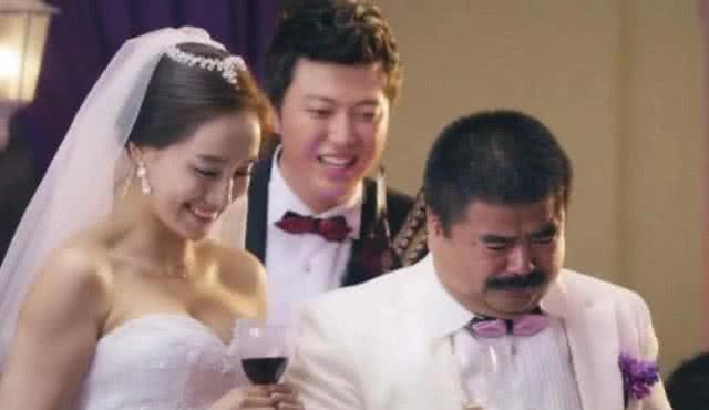 袁华：夏洛特烦恼：秋雅和袁华为什么会分手？秋雅还嫁给了一头猪，细节早就暗示了