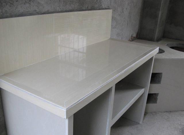 『』整体厨房已过时，家有技术工，用瓷砖砌个灶台，实用多了