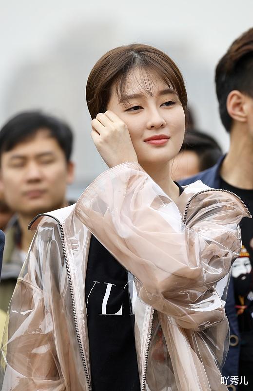 家产▲混得不好就回家继承家产的女星，图二还在硬撑，图4已被拖回家？