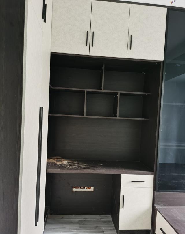 「」打扫干净正在布置软装,目前已经花了21万,电视墙特别漂亮附清单