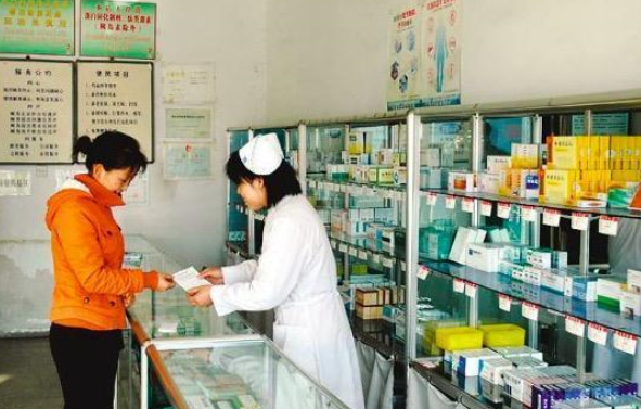 兰蔻|药店有一种不起眼的“精华液”，用后色斑皱纹全没了，堪称平价兰蔻