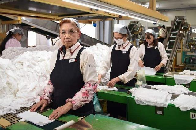 『日本』安倍晋三在祭拜了靖国神社以后，大批的口罩订单被火速的取消，青瓦台则表示很遗憾