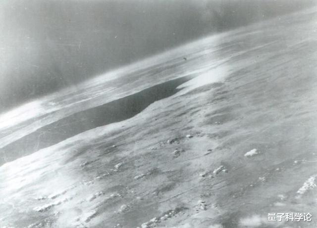 太阳系■地球64亿公里外传回的照片，上面的一个“蓝点”，让人类沉思