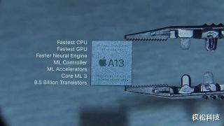 #荣耀#新iPhone SE Plus也存在!屏幕更大,接力iPhone8,网友:套娃?