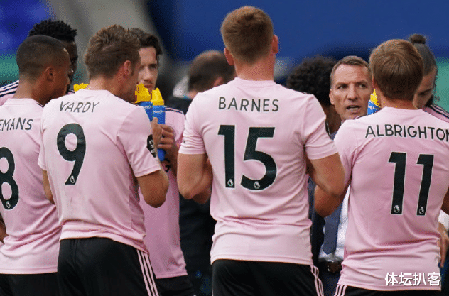 「英超」1-2！英超大黑马12天双线崩盘，连续4场不胜，到手欧冠资格悬了！