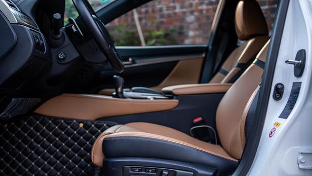 【轮胎】宁愿停产，42.9万从不降一分，前置后驱，开10年只换轮胎，没人懂