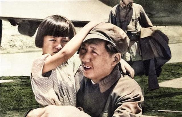李隆基|1984年毛主席女儿回韶山，长跪不起令人心酸，百姓的热情让人感动