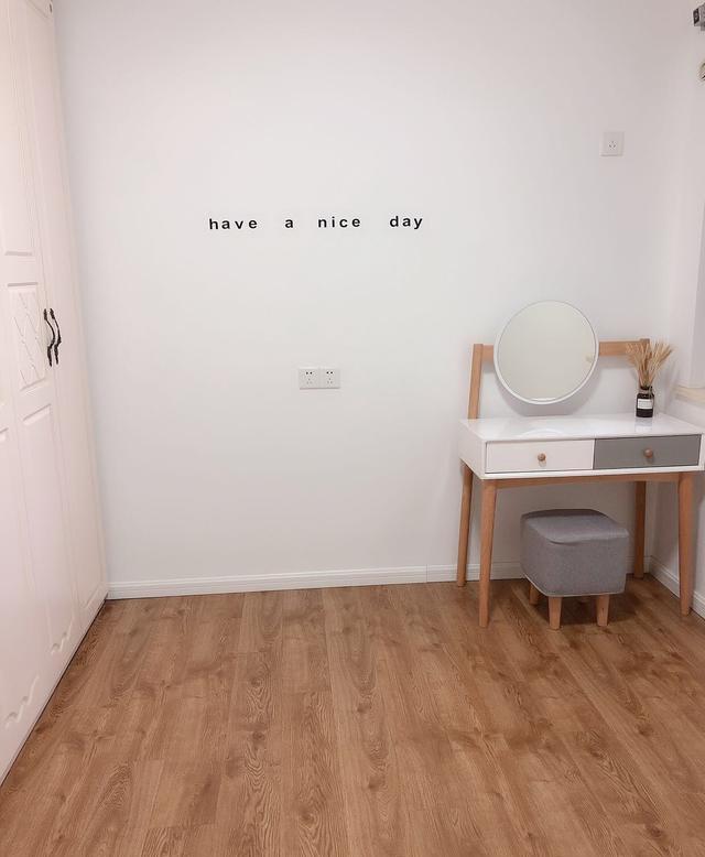 |北欧新房完工，客厅的家具搭配温馨又舒适，一入门就被迷住了