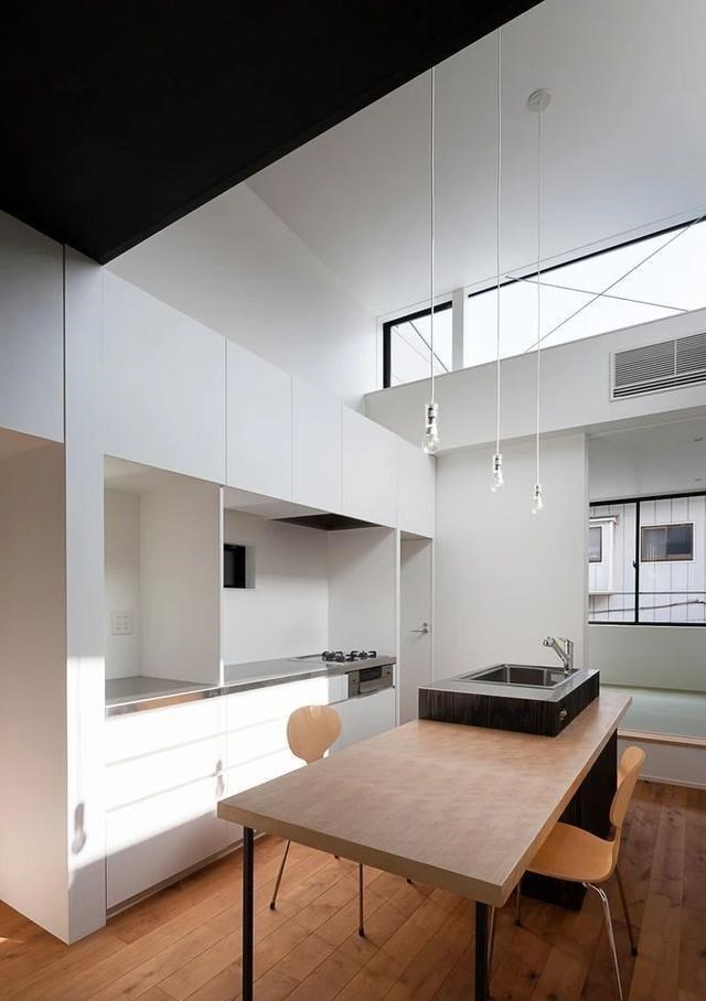 |日本博主晒出自己家的“极简家居”，网友：这布置是真的简单啊