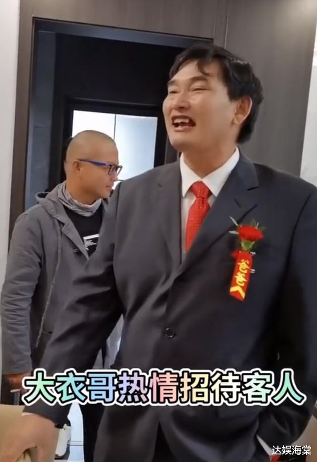朱之文|大衣哥儿媳婚后素颜露面，开车回村接婆婆进城，50万新车引人注意