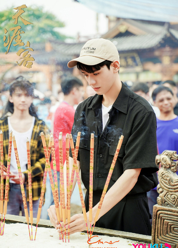 魏无羡：又一双男主剧《天涯客》官宣，一看海报却愣了：这不是魏无羡？