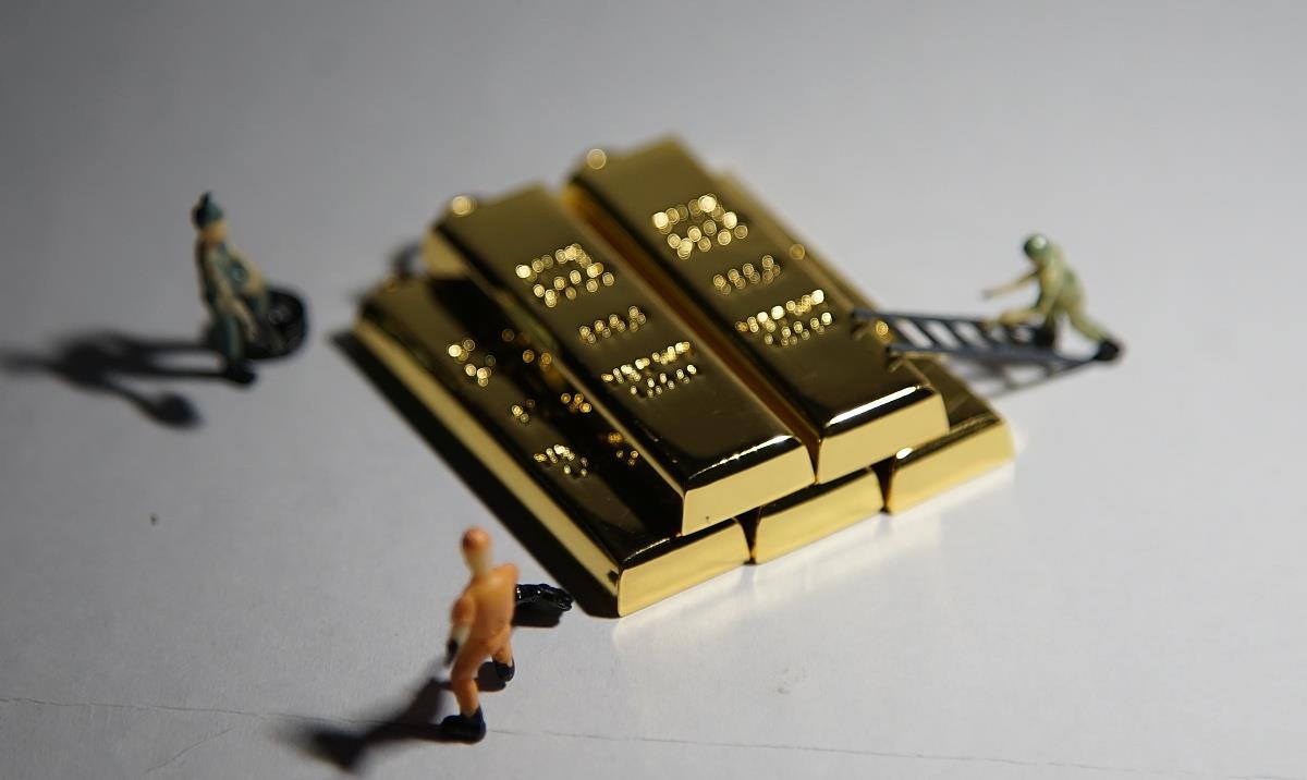 黄金▲20年前，两人都有10万块，一个存银行，一个买黄金，如今谁更有钱