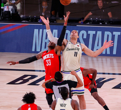 台风|哈登威少11中5遭字母哥打爆，替补席对决打出11：2助双MVP逆袭