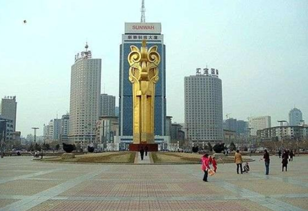 东部最“难生存”的省会，人均工资才4000千块，房价却早已上万元